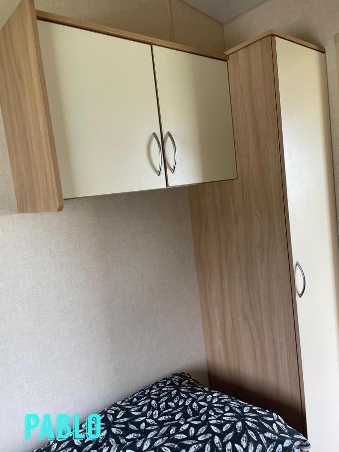 Towyn Six Berth En Suite Caravan Rhyl Exterior photo