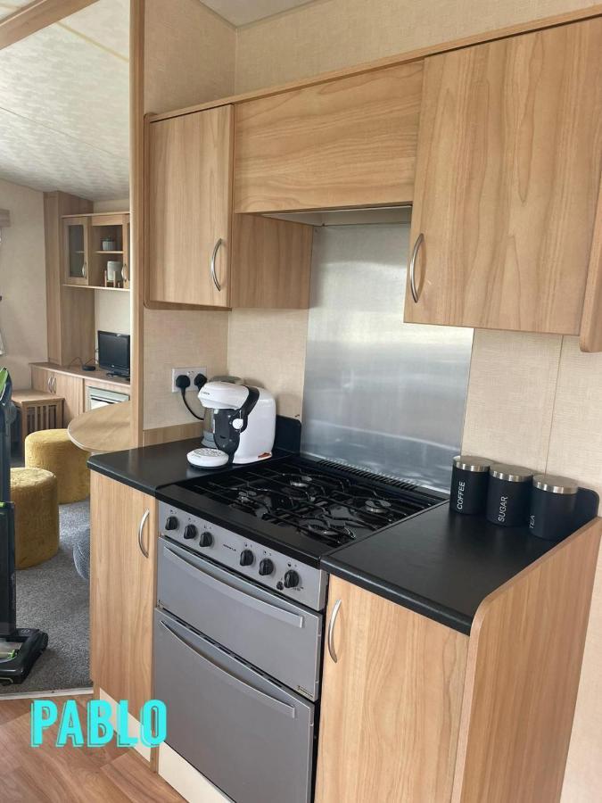 Towyn Six Berth En Suite Caravan Rhyl Exterior photo