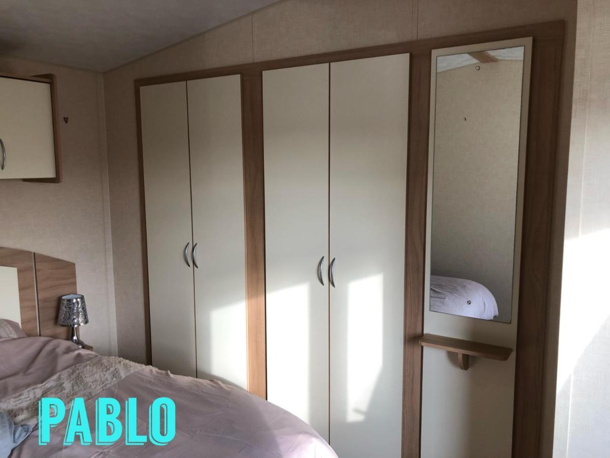 Towyn Six Berth En Suite Caravan Rhyl Exterior photo