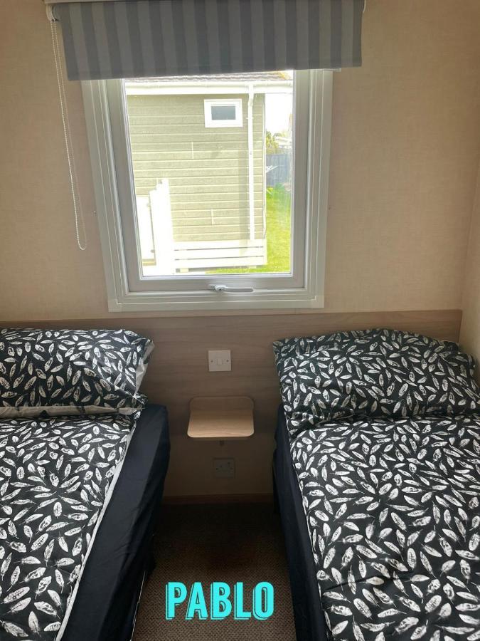 Towyn Six Berth En Suite Caravan Rhyl Exterior photo