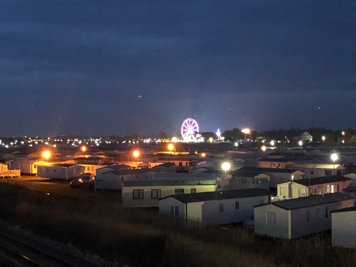 Towyn Six Berth En Suite Caravan Rhyl Exterior photo